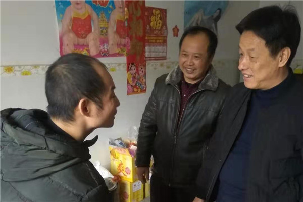 投身脫貧攻堅，親情關(guān)愛鄰里——市城投集團開展“國際志愿者日”主題活動